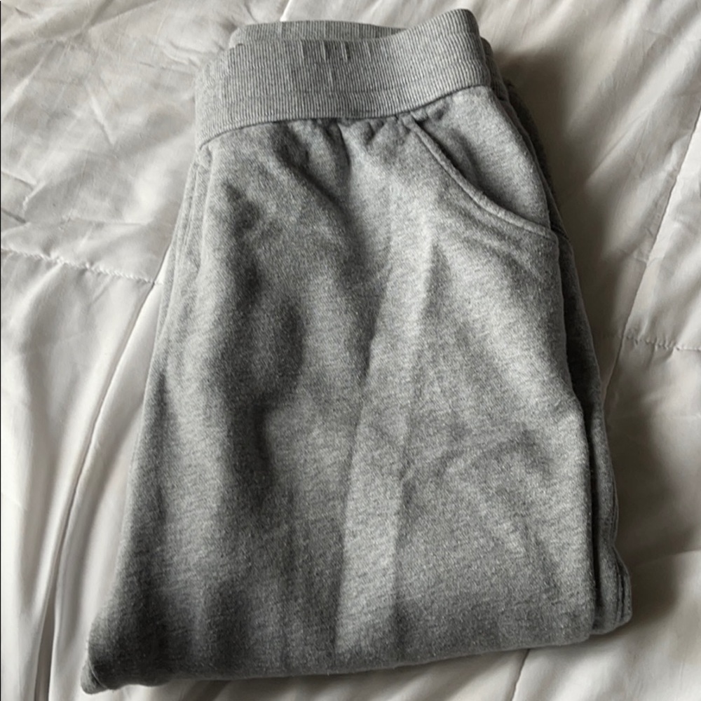 under armour capri sweatpants